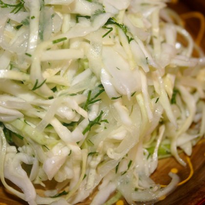 סלט כרוב בשמיר