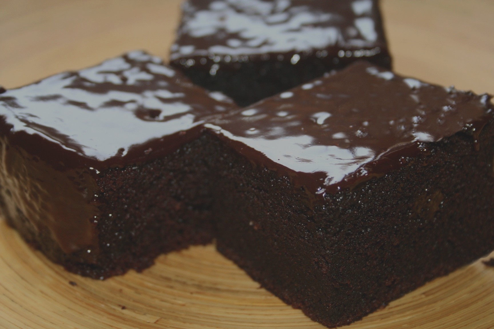Hearing Belong click עוגת שוקולד הקסם השחור - חלבית תבשילים וחלומות - מרגישים בבית