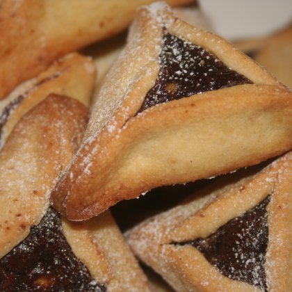 אוזני המן במילוי ממרח תמרים ואגוזים