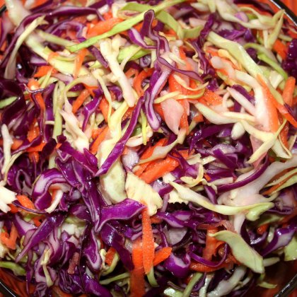 סלט כרוב סגולבן וגזר