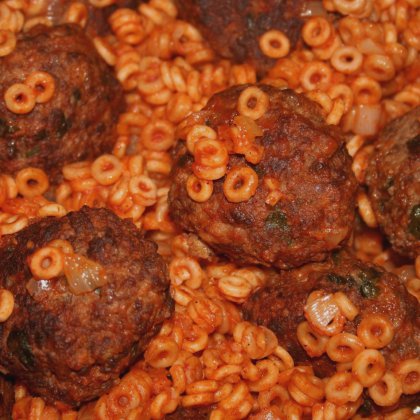 קציצות ופתיתים ברוטב אדום