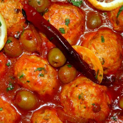 כדורי עוף עם זיתים ולימון ברוטב חמוץ מתוק