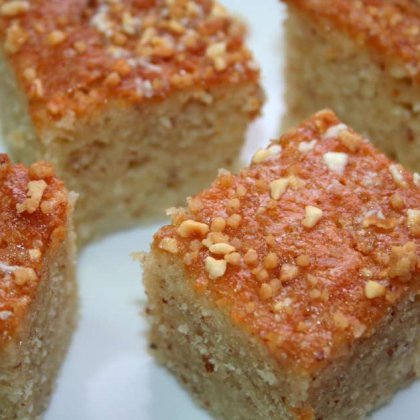 עוגת שקדים ושוקולד לבן בחושה