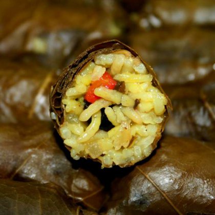 עלי גפן ממולאים באורז וחמוציות