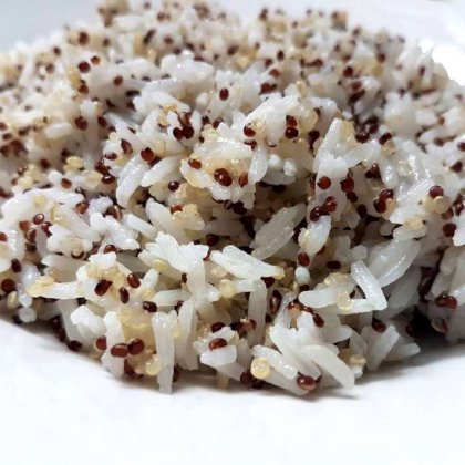 אורז עם קינואה אדומה ולבנה