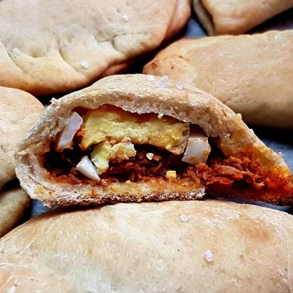 קלצונה במילוי טונה פלפל צ