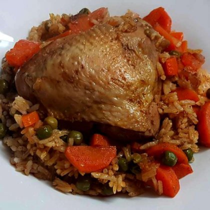 תבשיל עוף אפונה גזר ואורז בסגנון עיראקי