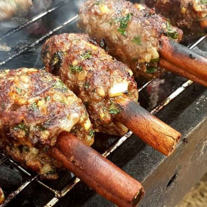 קבב טלה על מקל קינמון