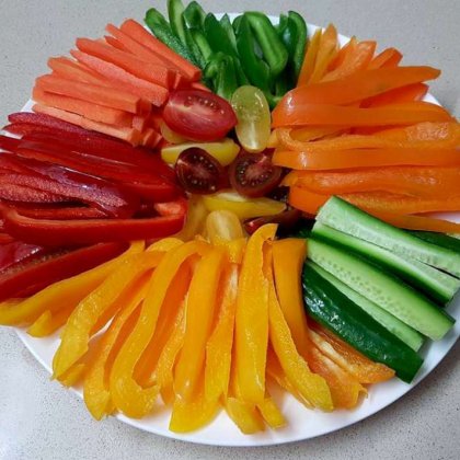 ירקות חתוכים לרצועות – הצעת הגשה