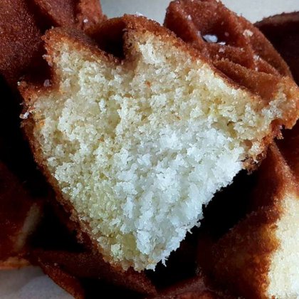 עוגת לימון בחושה במילוי קוקוס