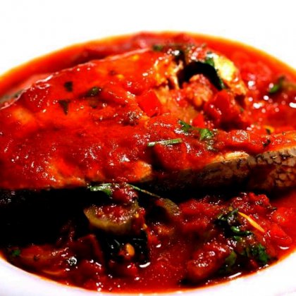 דג מוסר ים ברוטב חריף