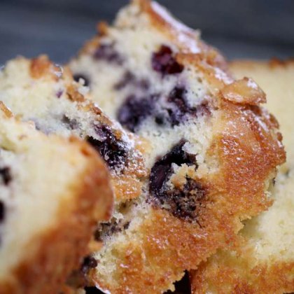 עוגת אוכמניות כחולות ושקדים בחושה