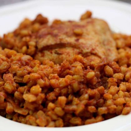 האריס ועוף ברוטב אדום