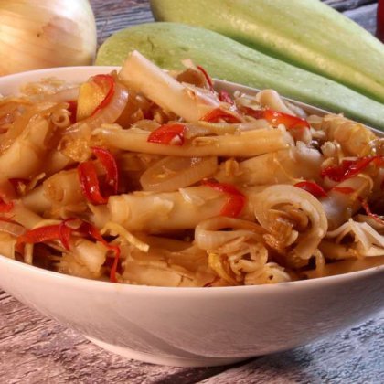 שבבי אורז עם ירקות מוקפצים