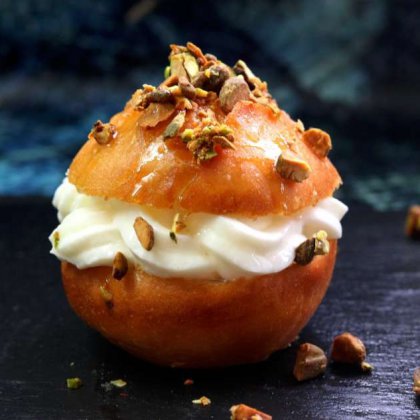 סופגניות במילוי קרם סחלב