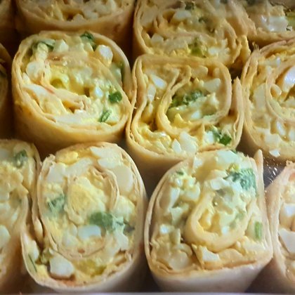 טורטיה ביס עם סלט ביצים