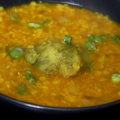 מרק עדשים וחצילים קלויים