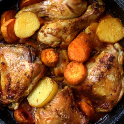 תבשיל עוף תפוחי אדמה ובטטה בבישול וצלייה