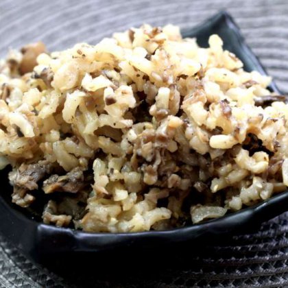 אורז מלא עשיר בפטריות