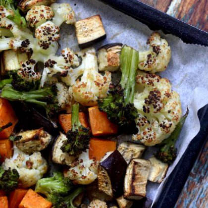 כרובית בטטה ברוקולי וחצילים בתנור