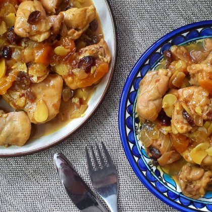 תבשיל פרגיות ופירות יבשים