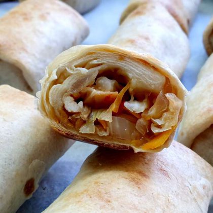 טורטיה אפויה במילוי חזה עוף וירקות מוקפצים