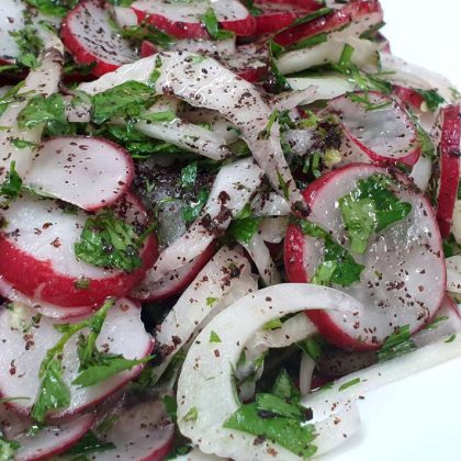 סלט שומר צנוניות וירוקים